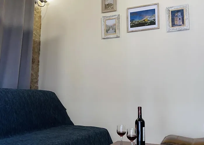 Guest house Alexandros 3*